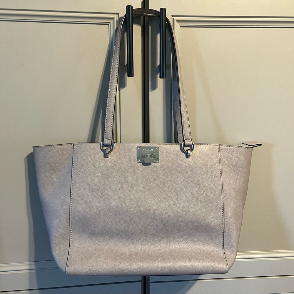 Michael Kors Medium Shoulder Bag